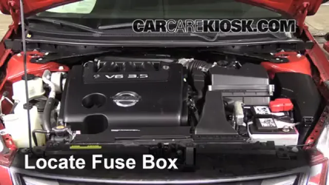2011 Nissan Altima SR 3.5L V6 Sedan Fusible (moteur) Remplacement